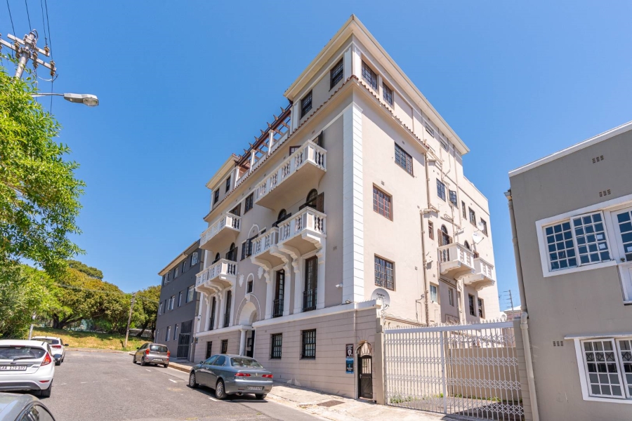 To Let 1 Bedroom Property for Rent in Gardens Western Cape